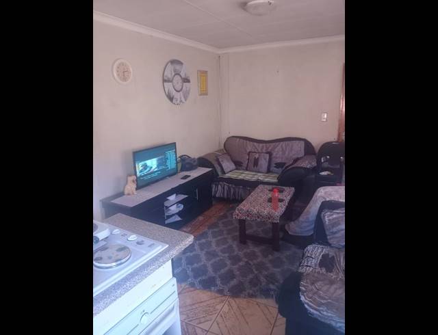 2 BEDROOM HOUSE FOR SALE IN SOSHANGUVE XX